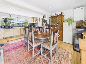 Kitchen Diner- click for photo gallery